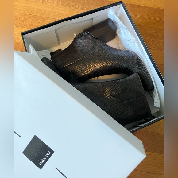 Dolce Vita — Cyan Espresso Snake Print Leather Ankle Booties; Size 7.5 - Picture 7 of 14